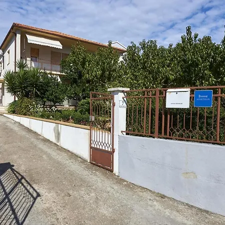 Pensionat Triple 13102b